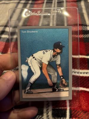 Picture, Helmar Brewing, 1984 Tiger Champs Card # 2, Tom Brookens, In crouch, Detroit Tigers